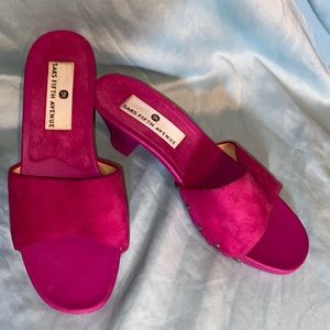 SAKS FIFTH AVENUE hot pink shoe